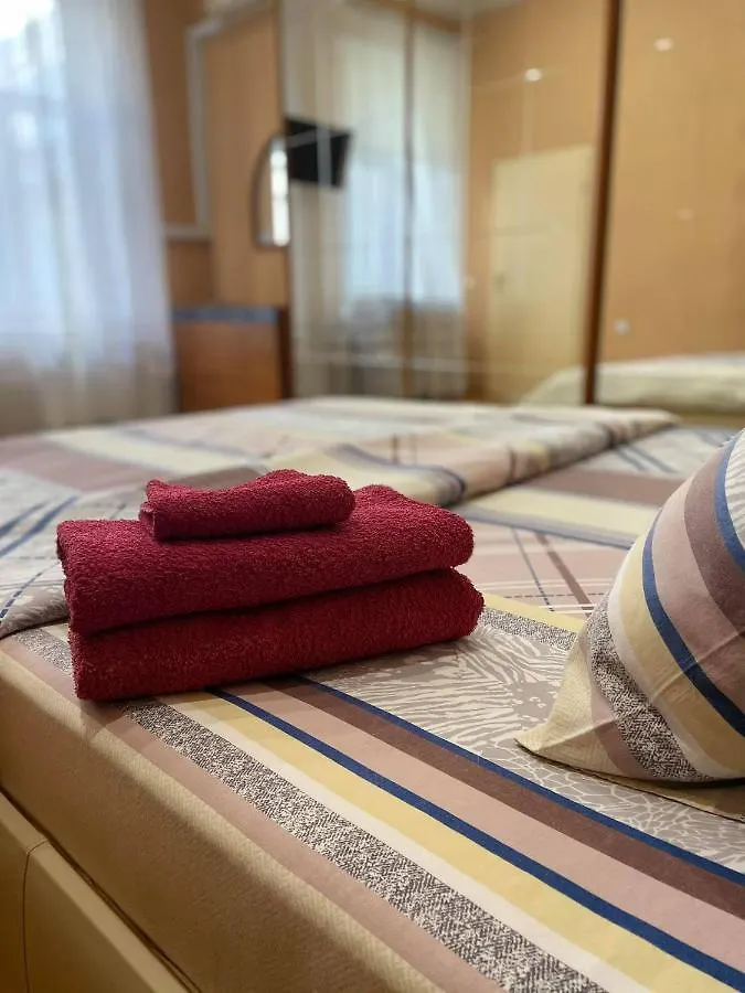 One Bedroom Right Near Metro Olympiyska Kyjev