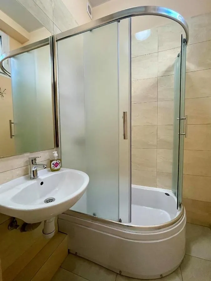 One Bedroom Right Near Metro Olympiyska Kyjev 0*,